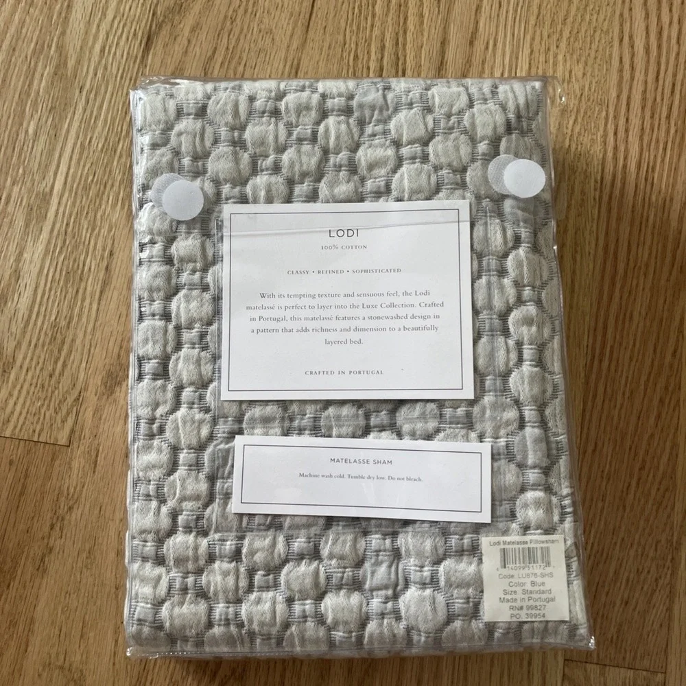 Annie Selke Lodi Design Matelasse Pillow Sham Standard‎ Blue NEW